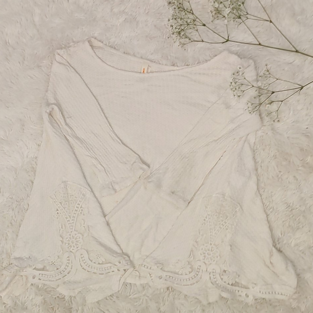 Loose white top
